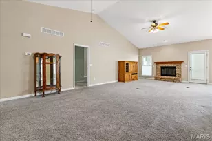253 Strayhorn Dr, Saint Peters, MO 63376 - Photo 3