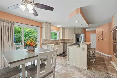 358 Ridgemeadow Drive, Chesterfield, MO 63017 - Photo 3