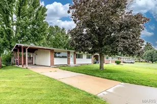 795 Bellarmine Ln, Florissant, MO 63031 - Photo 3