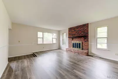 795 Bellarmine Lane, Florissant, MO 63031 - Photo 15