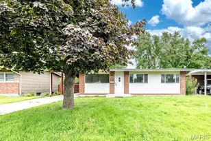 795 Bellarmine Ln, Florissant, MO 63031 - Photo 5