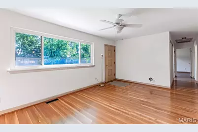 710 Bellarmine Lane, Florissant, MO 63031 - Photo 3