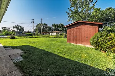 710 Bellarmine Lane, Florissant, MO 63031 - Photo 23