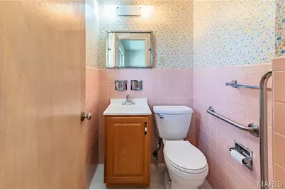 710 Bellarmine Lane, Florissant, MO 63031 - Photo 19
