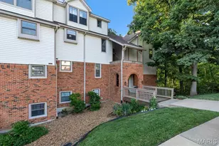 7021 Green Tee Ct, Saint Louis, MO 63129 - Photo 1