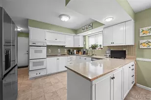 11631 Fallbrook Dr, Town and Country, MO 63131 - Photo 15