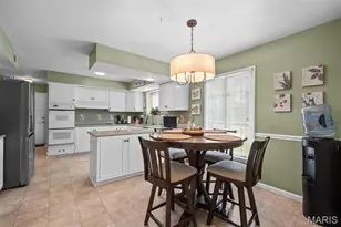 11631 Fallbrook Dr, Town and Country, MO 63131 - Photo 17