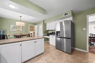 11631 Fallbrook Dr, Town and Country, MO 63131 - Photo 13