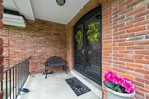 11631 Fallbrook Dr, Town and Country, MO 63131 - Photo 3
