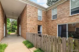 418 Colony Woods Dr, Kirkwood, MO 63122 - Photo 3