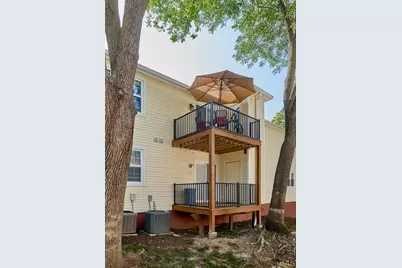 9045 N Swan Circle, Brentwood, MO 63144 - Photo 7