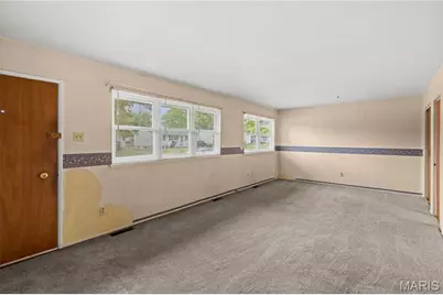 1015 Bellarmine Lane, Florissant, MO 63031 - Photo 7