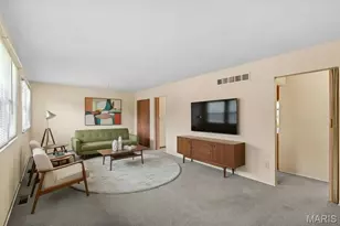 1015 Bellarmine Ln, Florissant, MO 63031 - Photo 3