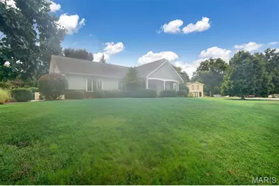 32 Kensington Place Court, Saint Charles, MO 63304 - Photo 5