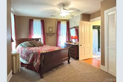 906 Georgia Street, Louisiana, MO 63353 - Photo 47