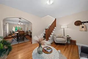 5301 Sunshine Dr, Saint Louis, MO 63109 - Photo 5