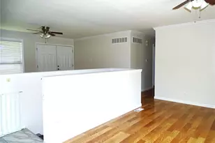1052 Deleon Ct, Fenton, MO 63026 - Photo 7