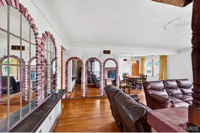 813 Hentschel Place, Saint Louis, MO 63135 - Photo 5