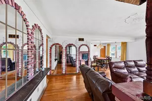 813 Hentschel Pl, Saint Louis, MO 63135 - Photo 5