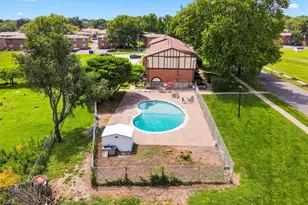 602 Rosetta Dr, Florissant, MO 63031 - Photo 3