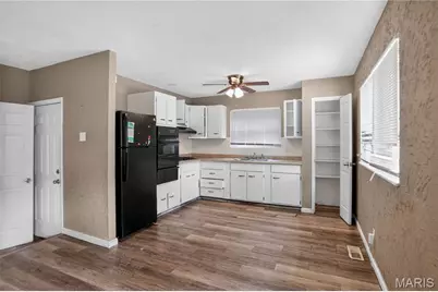 8428 Jacklin Avenue, Hazelwood, MO 63042 - Photo 13