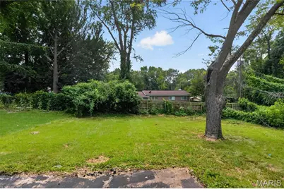 8428 Jacklin Avenue, Hazelwood, MO 63042 - Photo 31