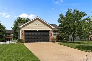 59 E Homefield Point Ct, O'Fallon, MO 63366 - Photo 1