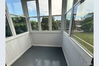 3954 Dover Place, Saint Louis, MO 63116 - Photo 5