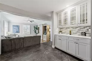 12651 Villa Hill Ln, Creve Coeur, MO 63141 - Photo 5