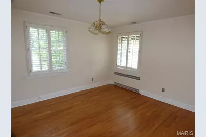 9 Bellerive Acres, Bellerive, MO 63121 - Photo 17