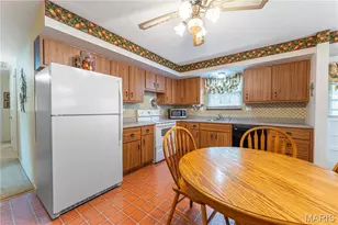 454 Lambeth Ln, Saint Louis, MO 63125 - Photo 11