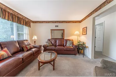 454 Lambeth Lane, Saint Louis, MO 63125 - Photo 3
