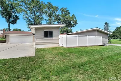 22 La Gorce Drive, Chesterfield, MO 63017 - Photo 5