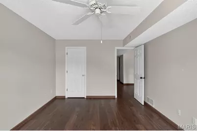 942 Guelbreth Lane #300, Creve Coeur, MO 63141 - Photo 13