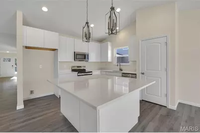 555 Edison Way, Wentzville, MO 63385 - Photo 7