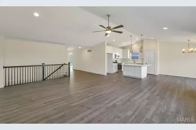 555 Edison Way, Wentzville, MO 63385 - Photo 5