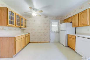 14 Lee Ct, Saint Charles, MO 63301 - Photo 9