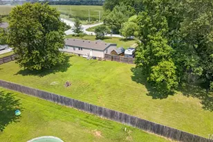305 N 4th St, New Florence, MO 63363 - Photo 29