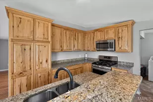 305 N 4th St, New Florence, MO 63363 - Photo 19