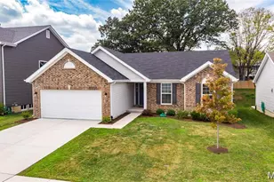 811 Crestwood Ct, O'Fallon, MO 63366 - Photo 1