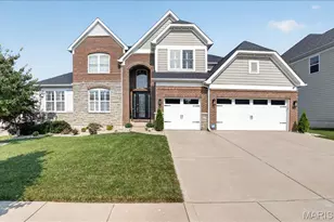 302 Oak Stand Ct, Chesterfield, MO 63005 - Photo 3