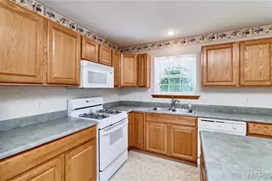 25 Spanish Oak Ct, Troy, MO 63379 - Photo 3