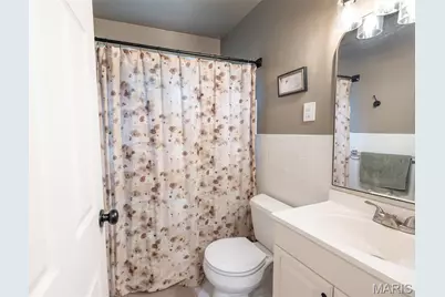 28 Lori Circle, Maryland Heights, MO 63043 - Photo 19