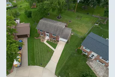 28 Lori Circle, Maryland Heights, MO 63043 - Photo 7