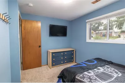 28 Lori Circle, Maryland Heights, MO 63043 - Photo 23