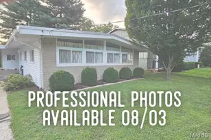 2137 East Dr, Crystal Lake Park, MO 63131 - Photo 1