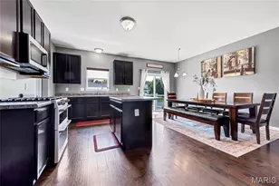 46 Red Brook Ct, O'Fallon, MO 63366 - Photo 17
