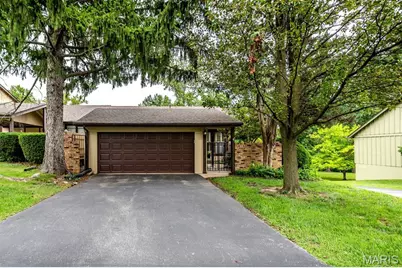 11046 Thousand Oaks Drive, Saint Louis, MO 63136 - Photo 1