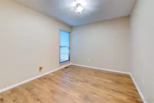 11046 Thousand Oaks Dr, Saint Louis, MO 63136 - Photo 17