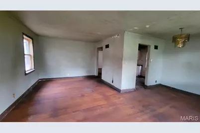 8525 Appleton Drive, University City, MO 63132 - Photo 3
